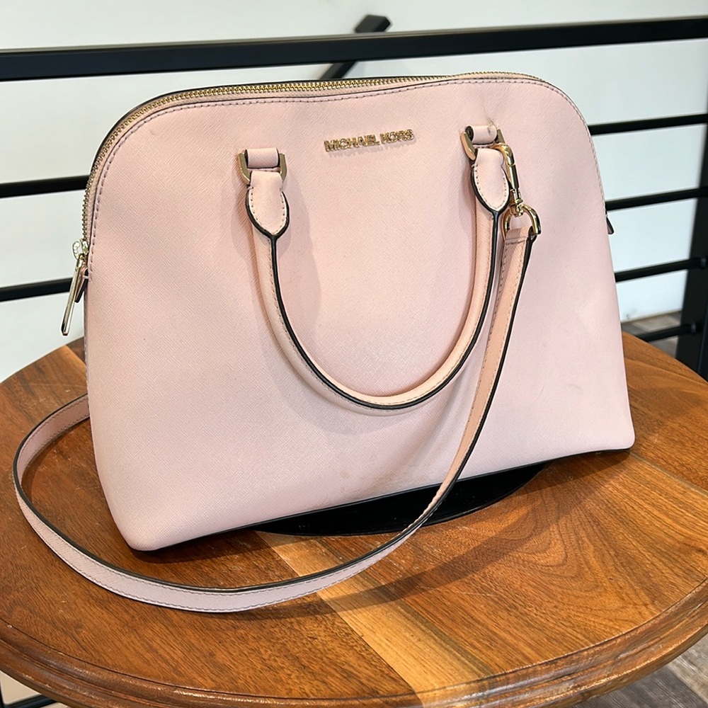Michael Kors Purse. Light pink. Gold hardware.